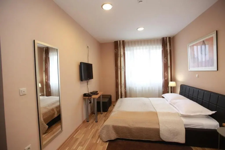 Hotel Petrijevci