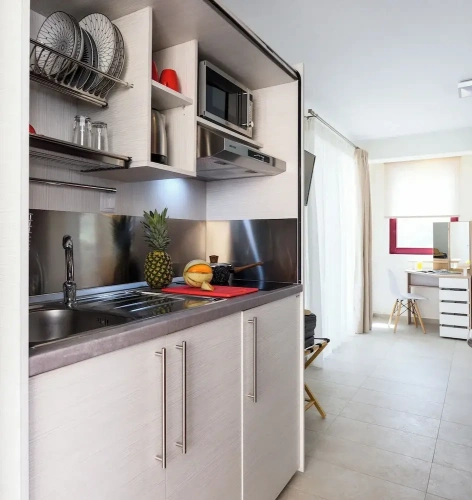 Deluxe Double room with balcony and with partial sea view