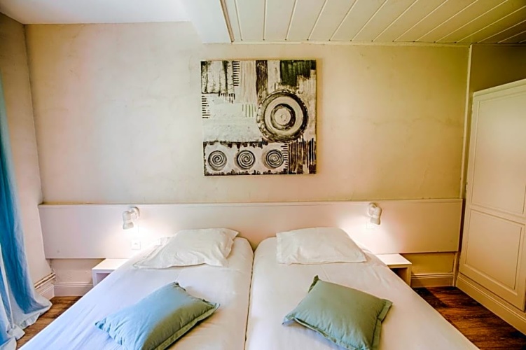 Standard Twin room with view