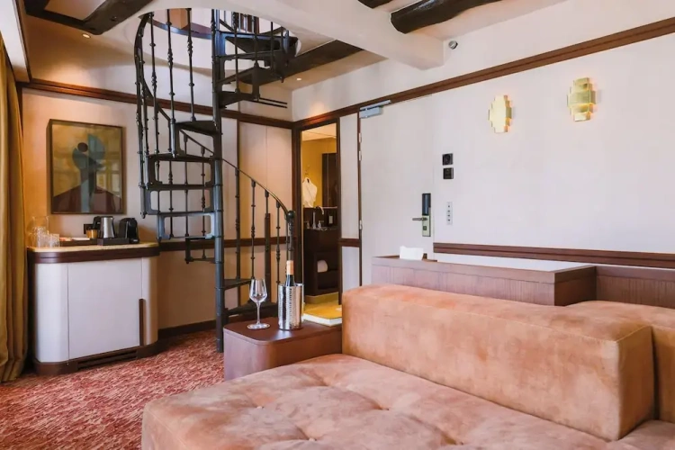Premium Suite with city view