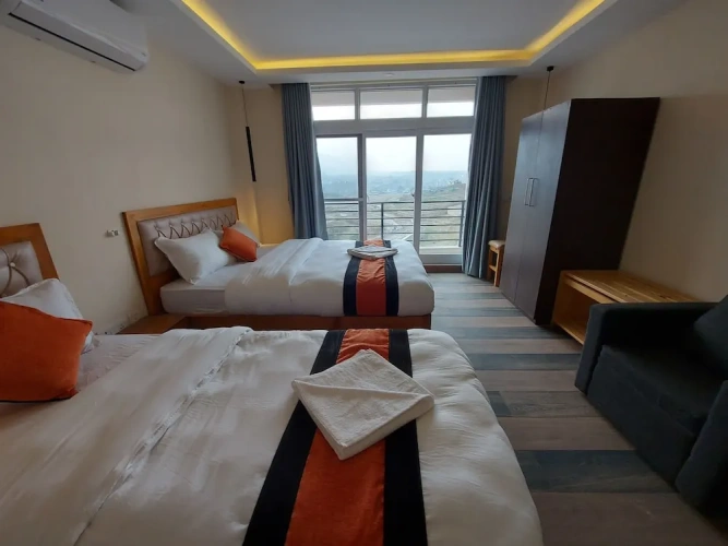 1 Bedroom Executive Suite with balcony and with land view