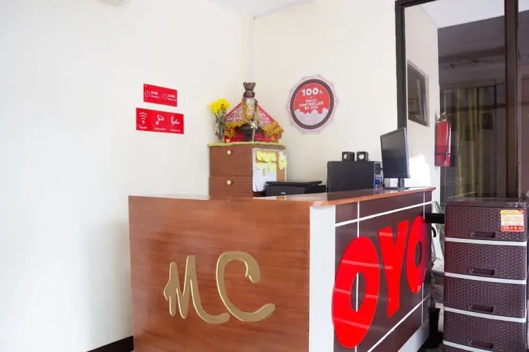 OYO 153 Monclaire Suites