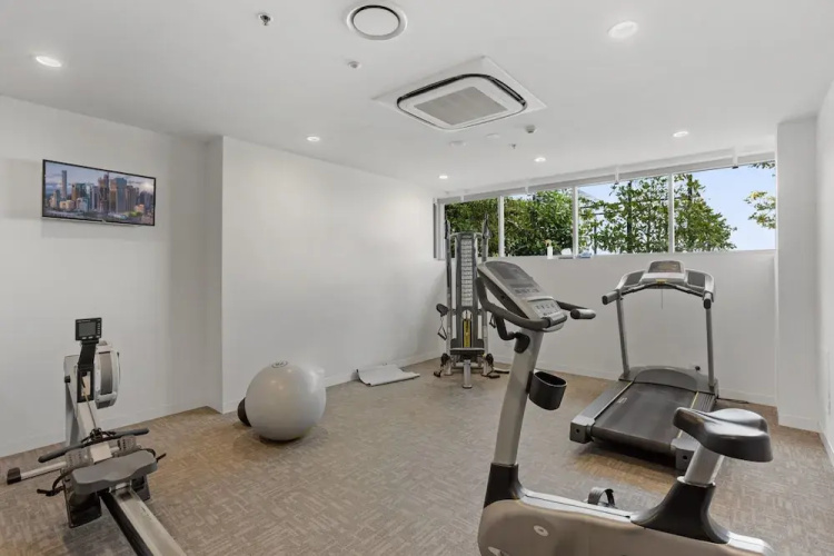 Executive 2-bed With Stadium View, Great Amenities
