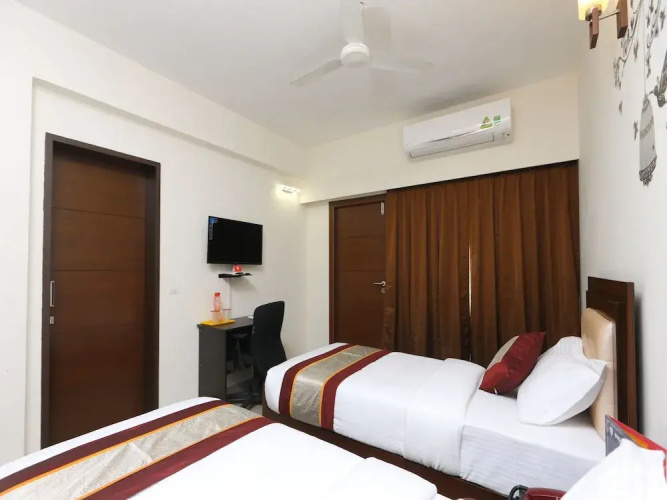 OYO 12368 Day Inn