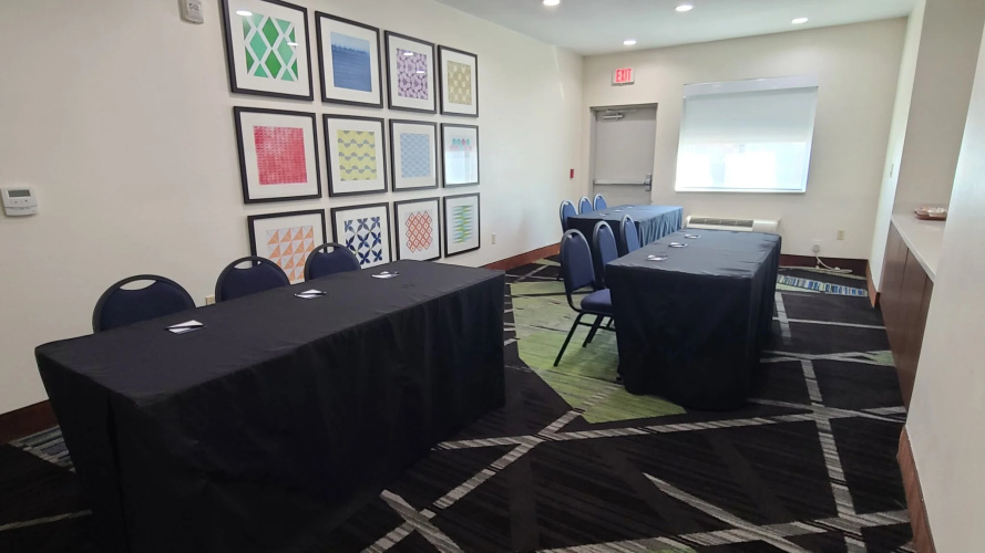 Holiday Inn Express And Suites San Antonio Nw Near photo 16