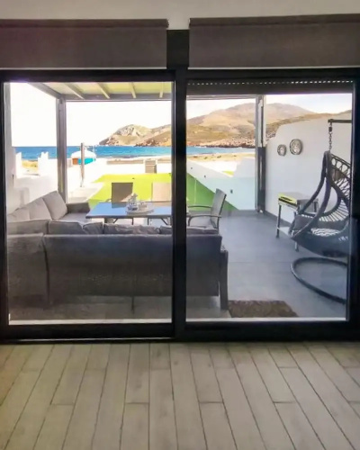 Marilous House - Skyros Beachfront Getaway