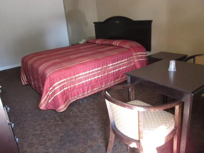 Oak Tree Motel