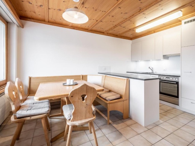 3 Bedrooms Apartment