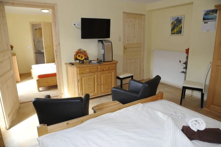 2 Bedrooms Deluxe Quadruple room