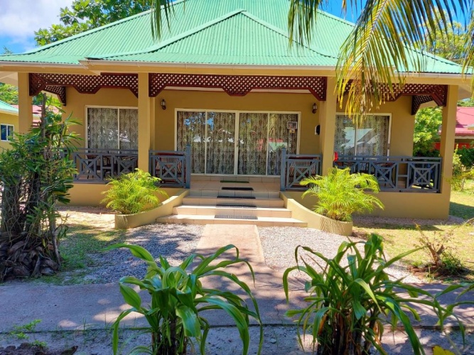 2 Bedrooms Cottage