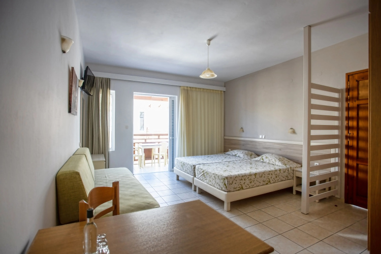 Ilian Beach & Apartments