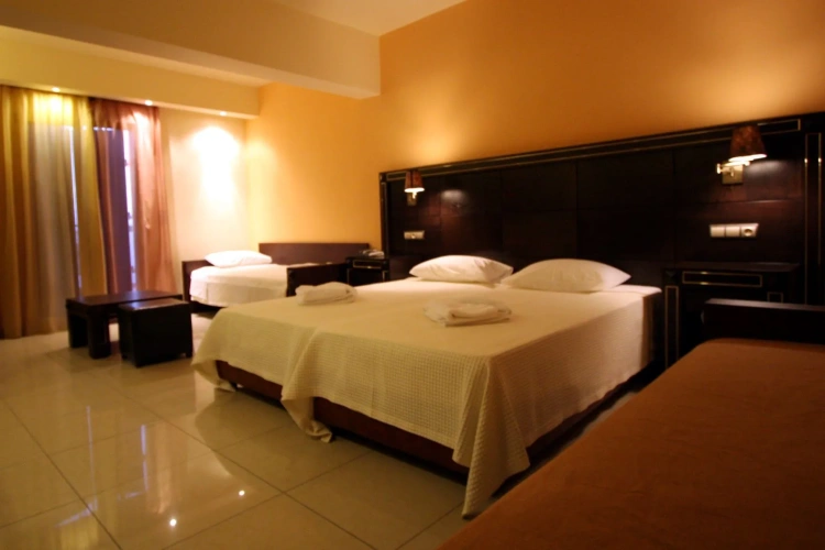 Standard Double room with street view