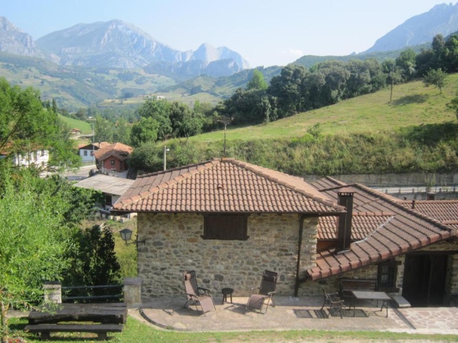 Apartment with mountain view