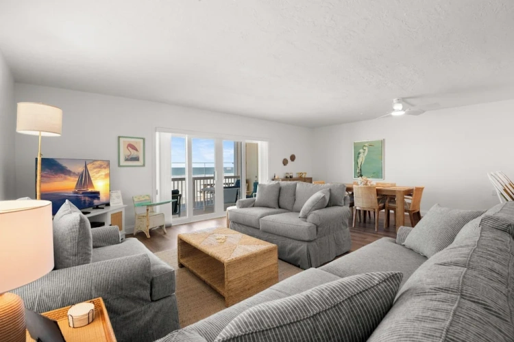 2 Bedrooms Deluxe Apartment beachfront