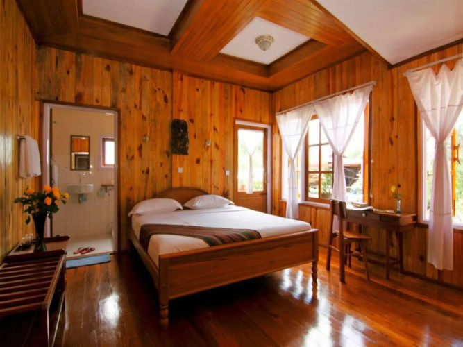 Golden Empress Hotel