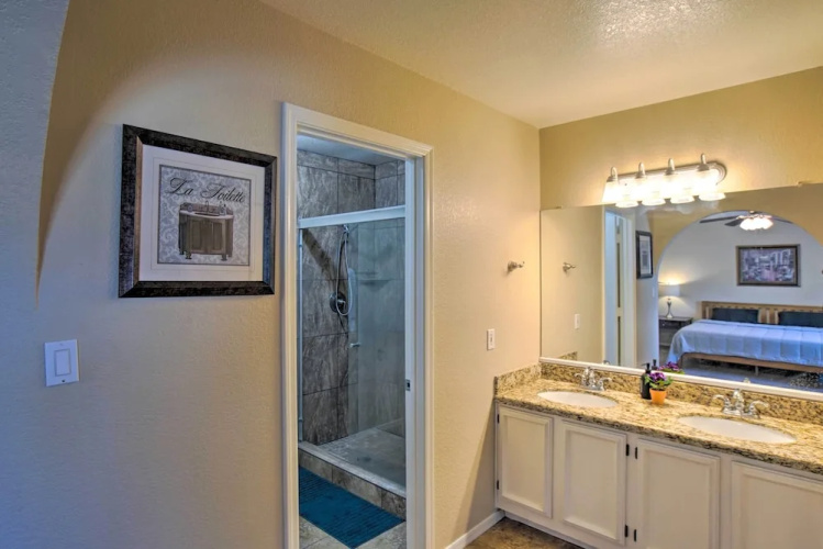 Near Golf & Entertainment! Gilbert Family Getaway