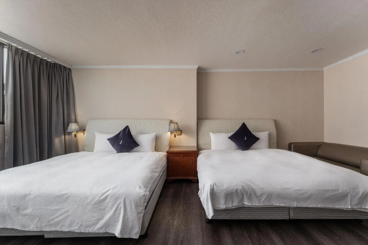 Hotel j Metropolis