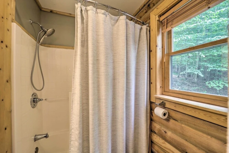3 Bedrooms Cottage