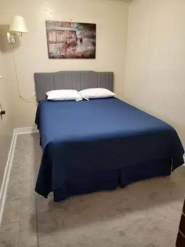 Husker Inn