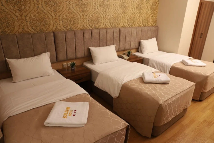Standard Triple room with balcony