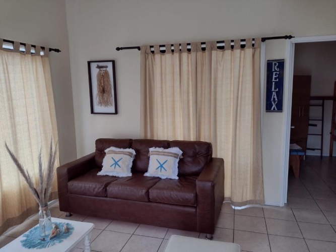 2 Bedrooms Bungalow