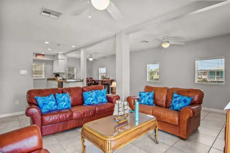 Blue Horizon - Pet Friendly! Private Pool!