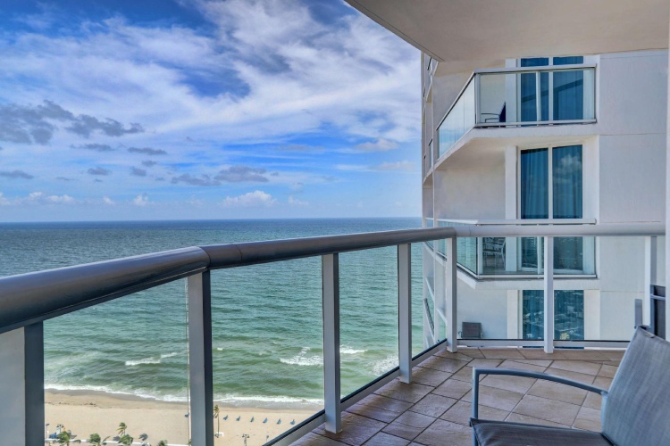 Hearing Accessible Double Deluxe Junior Suite with ocean view