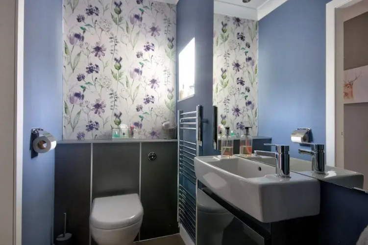 Thistle Apartment