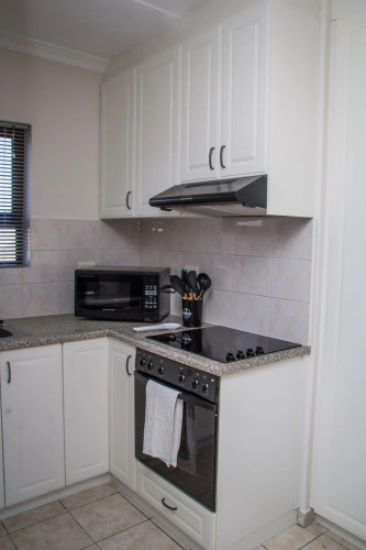 Sunny 2 bedroom apartment in Blouberg Beachfront