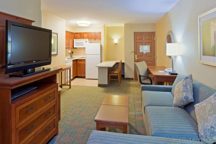 Staybridge Suites Tysons - McLean by IHG