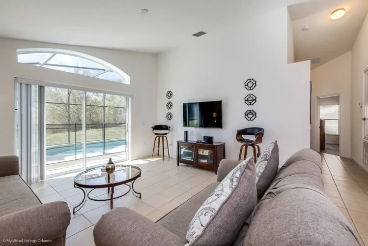 4 Bedrooms Cottage