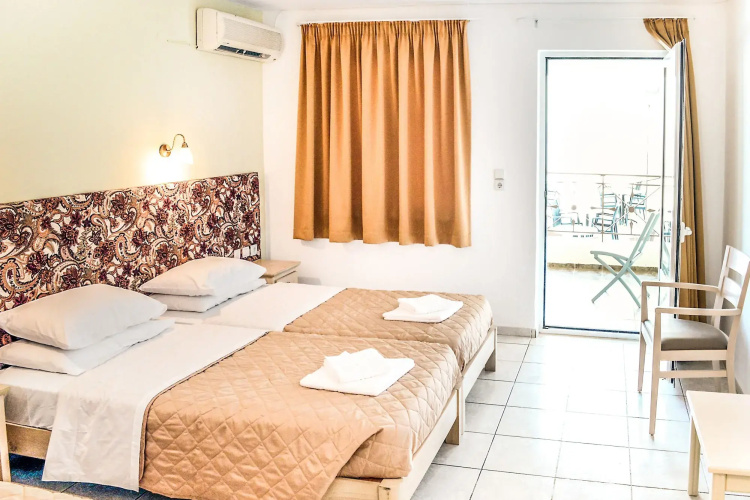 Alexandros Hotel