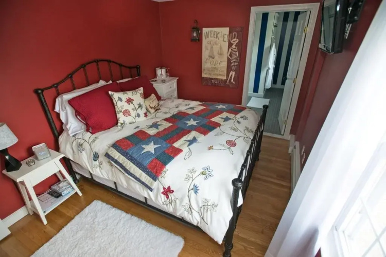 Bristol House Bed & Breakfast Inn