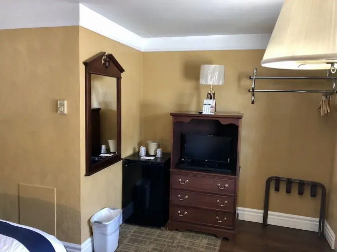 Lockview Motel