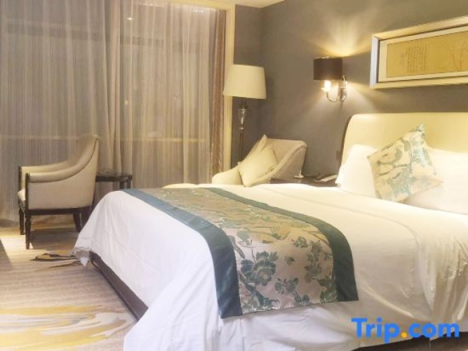 2 Bedrooms Business Suite