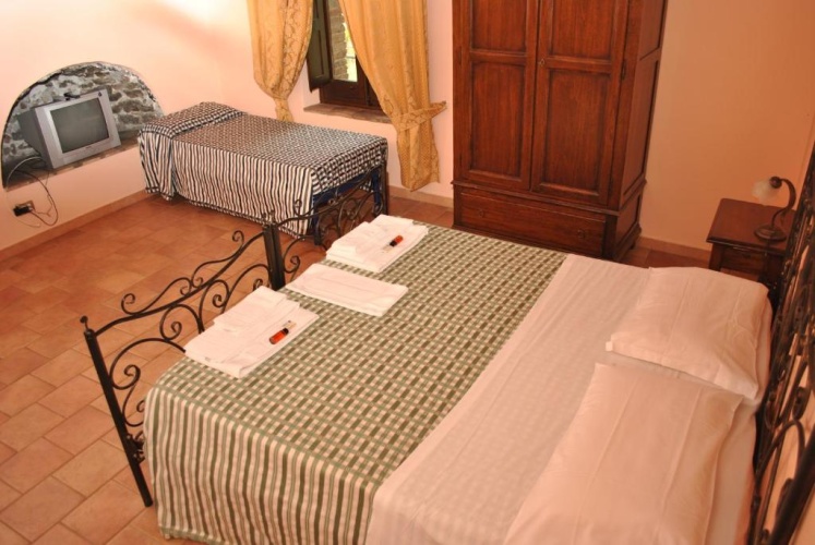 Triple room