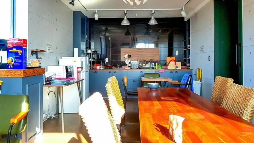 illuso Guest House - Hostel
