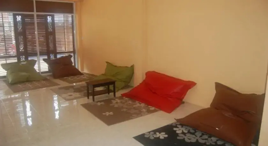 Bed n Bar Hostel