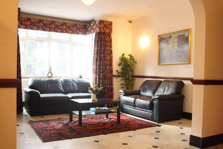 Kings Paget Hotel