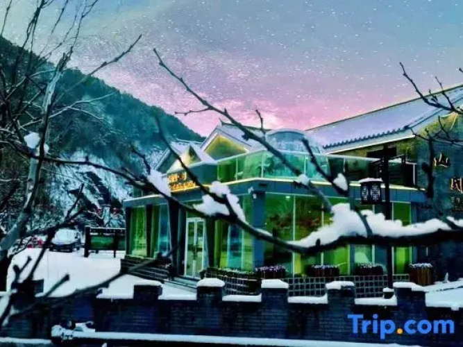 Mountain stay hotel
