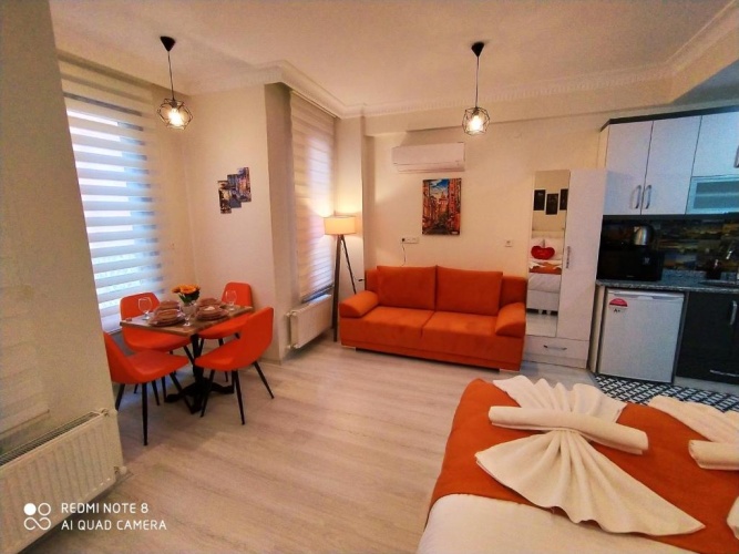 Deluxe Studio