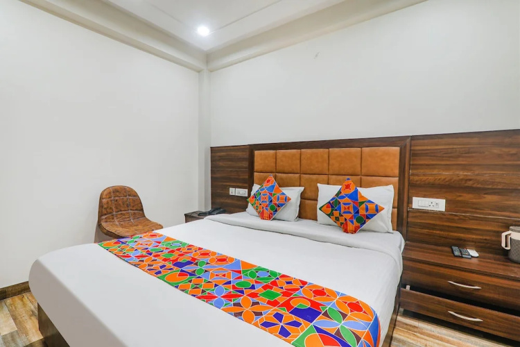 Fabhotel Bless Inn
