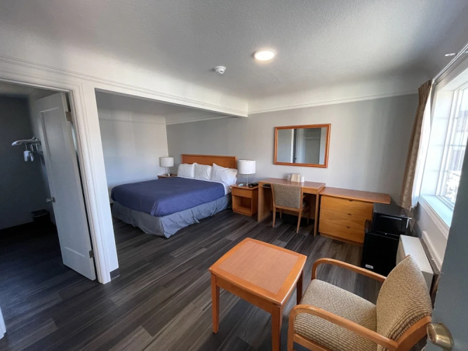 Holiday Motel