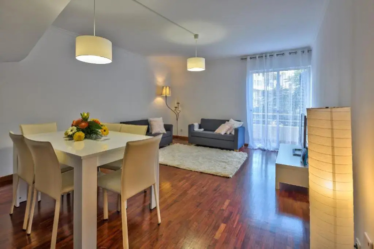 Golden Place Apartment