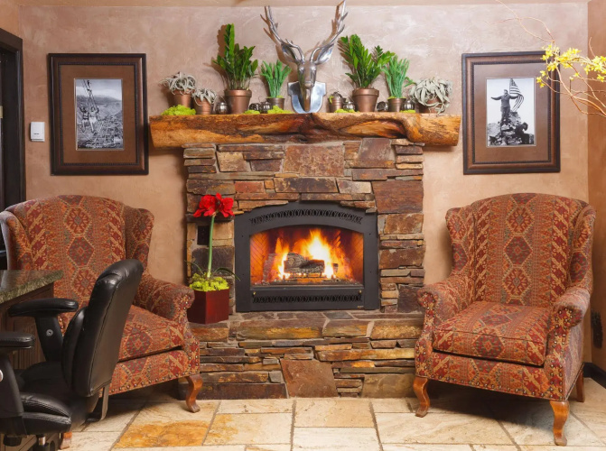 Elk Country Inn