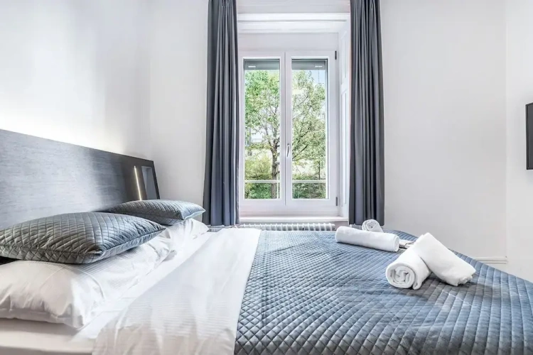 Standard Double room with city view