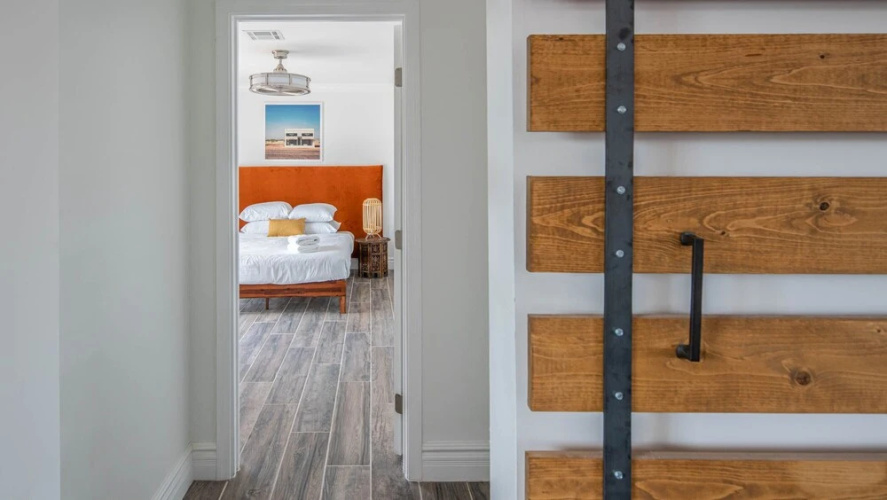 Spacious 4BR Near Old Town by WanderJaunt