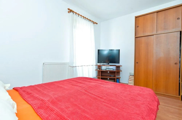 Apartment 1925