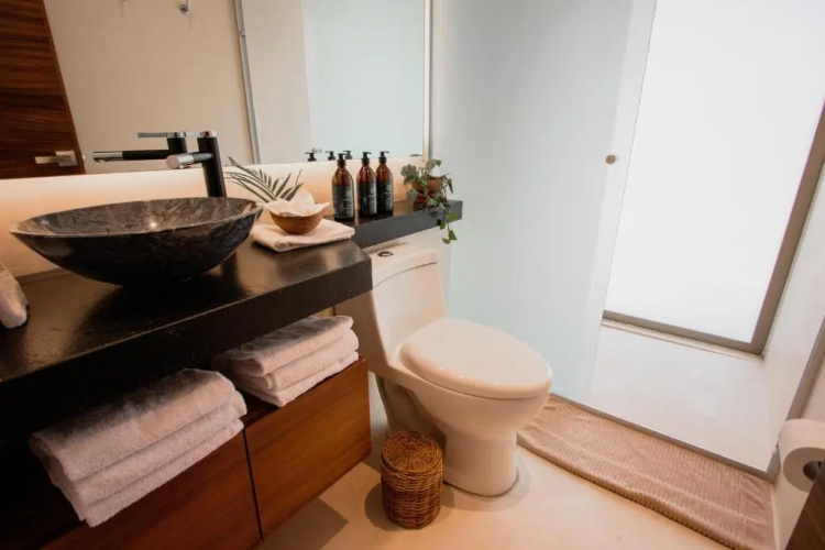 Spacious 2BR apt · Wide balcony w/tub & Yoga deck