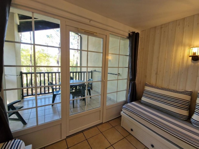 Apartment with balcony